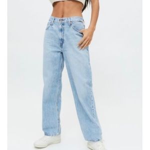 Levi’s Dad Jean - Charlie Boy. Vintage denim light wash. Waist 27; Length 30.